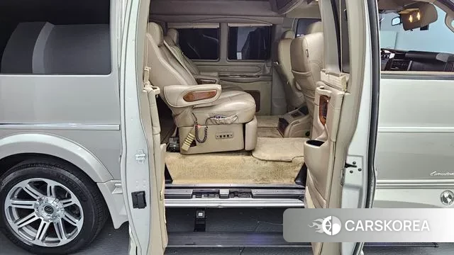 Chevrolet Express Van 2019 Серебристо-серый из Кореи, фото 3
