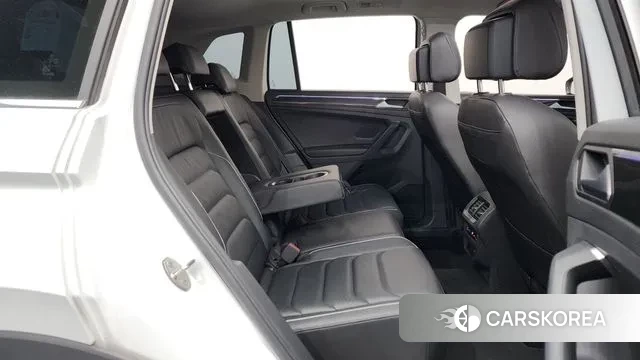 Volkswagen Tiguan second Generation 2024 Белый из Кореи, фото 3