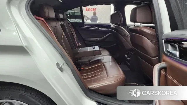 BMW 5 Series (G30) 2018 Белый из Кореи, фото 3