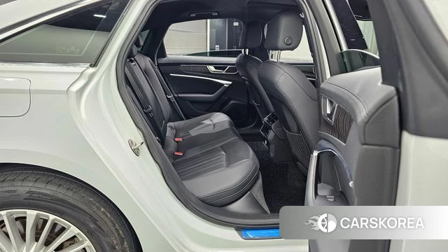 Audi A6 (C8) 2020 Белый из Кореи, фото 3