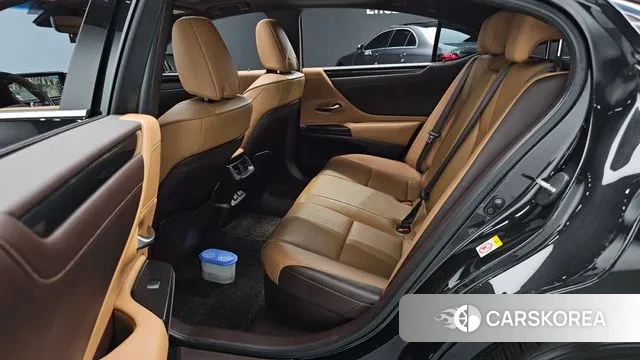 Lexus ES300h 7th generation 2018 Черный из Кореи, фото 3