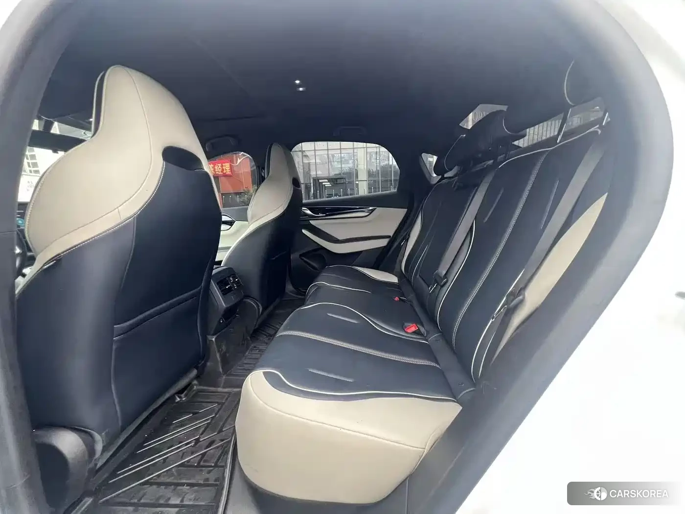 BYD Qin Yuan 2023 Белый из Китая, фото 3