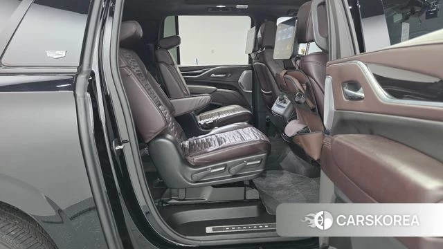 Cadillac Escalade 5th Generation 2023 Черный из Кореи, фото 3
