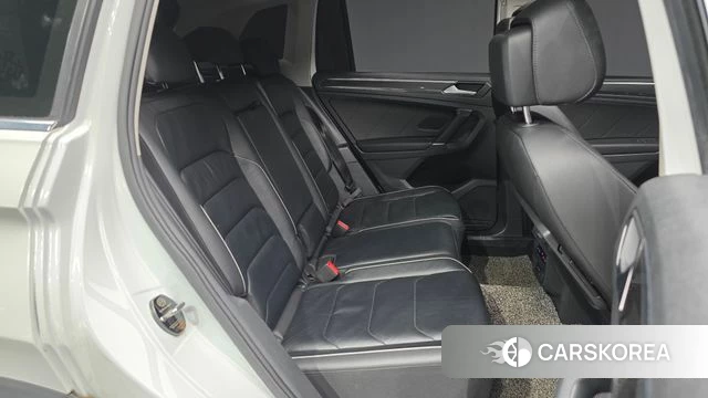 Volkswagen Tiguan second Generation 2018 Белый из Кореи, фото 3