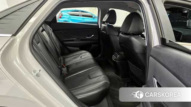 Hyundai Avante (CN7) 2022 Серебристо-серый из Кореи, фото 3