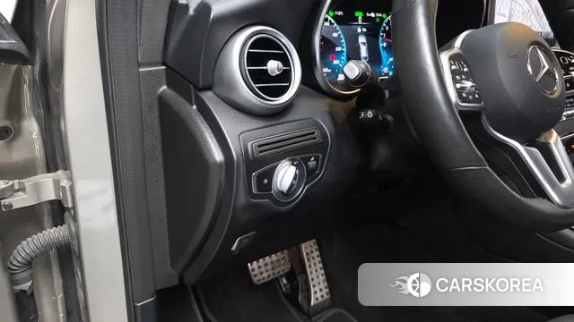 Mercedes-Benz GLC-Class X253 2021 Песочный из Кореи, фото 3