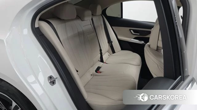 Mercedes-Benz E-Class W214 2025 Белый из Кореи, фото 3