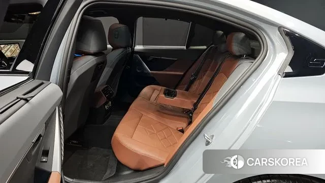 BMW 5 Series (G60) 2025 Серый из Кореи, фото 3