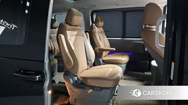 Hyundai Staria 2023 Черный из Кореи, фото 3