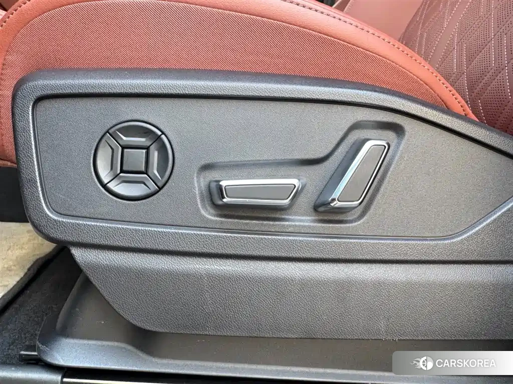Audi Q5L 2025 Черный из Китая, фото 3