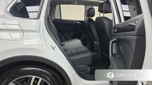 Volkswagen Tiguan second Generation 2022 Белый из Кореи, фото 3