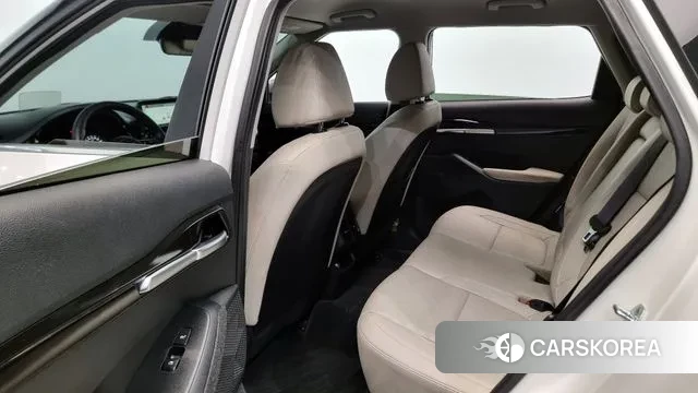 Kia Seltos 2022 Белый из Кореи, фото 3