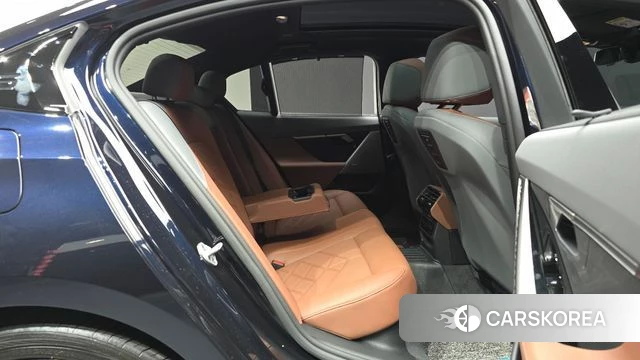 BMW 5 Series (G60) 2025 Черный из Кореи, фото 3