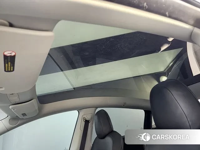 Tesla Model Y 2021 Белый из Кореи, фото 3