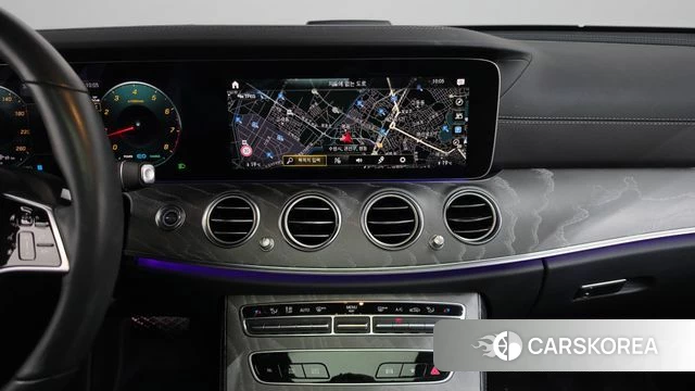 Mercedes-Benz E-Class W213 2022 Белый из Кореи, фото 3