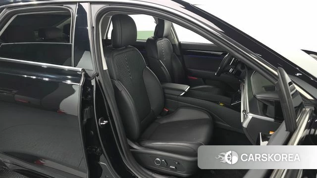 Hyundai Grandeur Hybrid (GN7) 2023 Черный из Кореи, фото 3