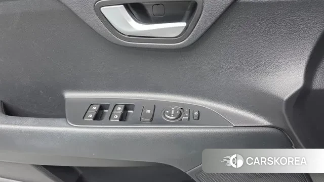 Kia Stonic 2018 Белый из Кореи, фото 3