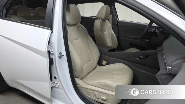 Hyundai The New Avante (CN7) 2023 Белый из Кореи, фото 3