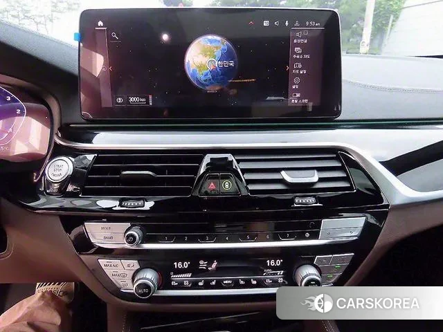 BMW 5 Series (G30) 2022 Белый из Кореи, фото 3