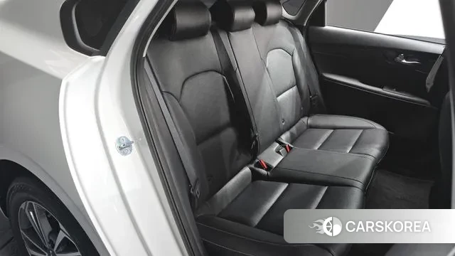 Kia The New K3 2nd generation 2024 Белый из Кореи, фото 3