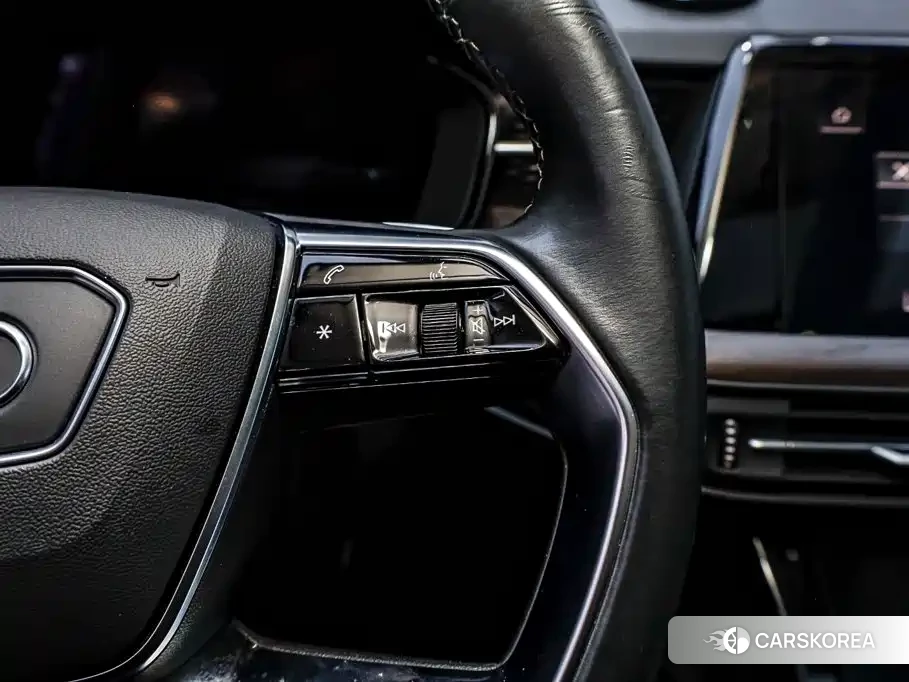 Audi Q6 2024 Черный из Китая, фото 3