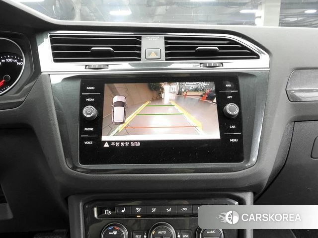 Volkswagen Tiguan second Generation 2020 Белый из Кореи, фото 3