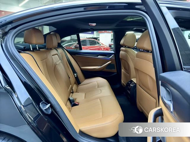BMW 5 series (imported) 2021 Черный из Китая, фото 3