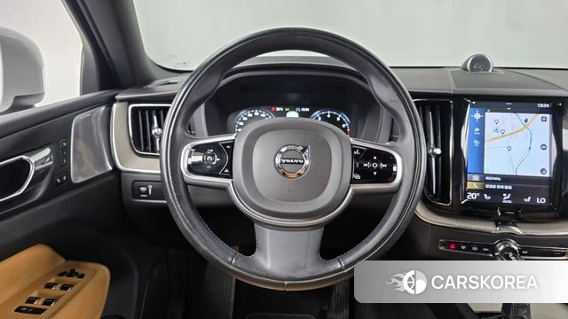Volvo XC60 second Generation 2018 Белый из Кореи, фото 3