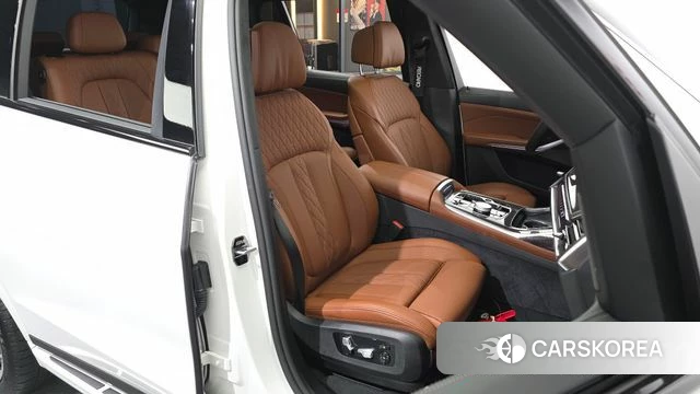 BMW X7 (G07) 2025 Белый из Кореи, фото 3