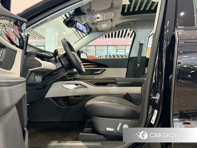 Lincoln Navigator 2025 Черный из Китая, фото 3