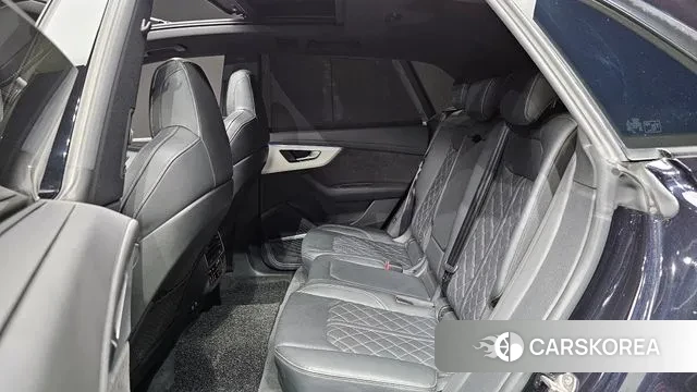 Audi Q8 (4M) 2021 Черный из Кореи, фото 3