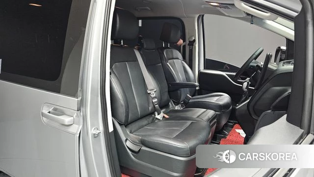 Hyundai Staria 2022 Серебряный из Кореи, фото 3