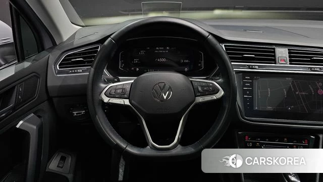 Volkswagen Tiguan second Generation 2022 Серебристо-серый из Кореи, фото 3