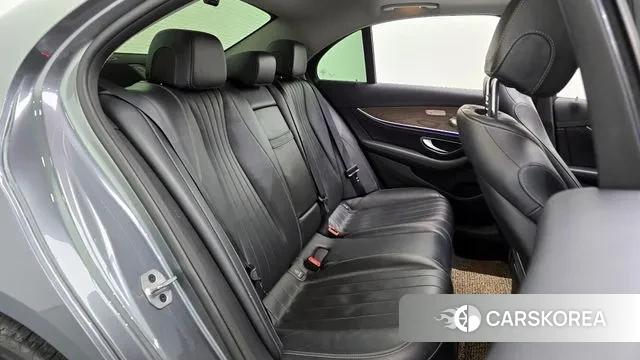 Mercedes-Benz E-Class W213 2018 Серый из Кореи, фото 3