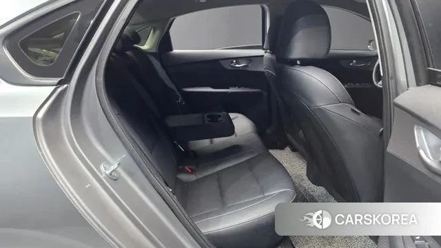 Kia The New K3 2nd generation 2022 Серебристо-серый из Кореи, фото 3