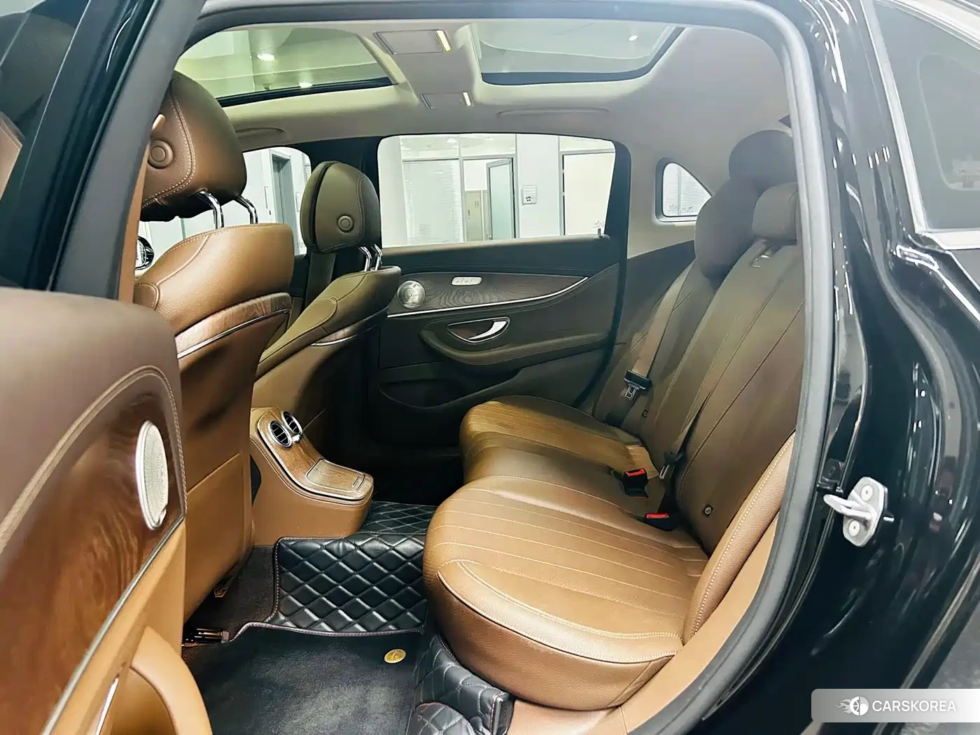 Mercedes-Benz E-Class 2023 Черный из Китая, фото 3