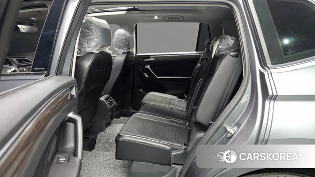 Volkswagen Tiguan Allspace 2024 Серый из Кореи, фото 3