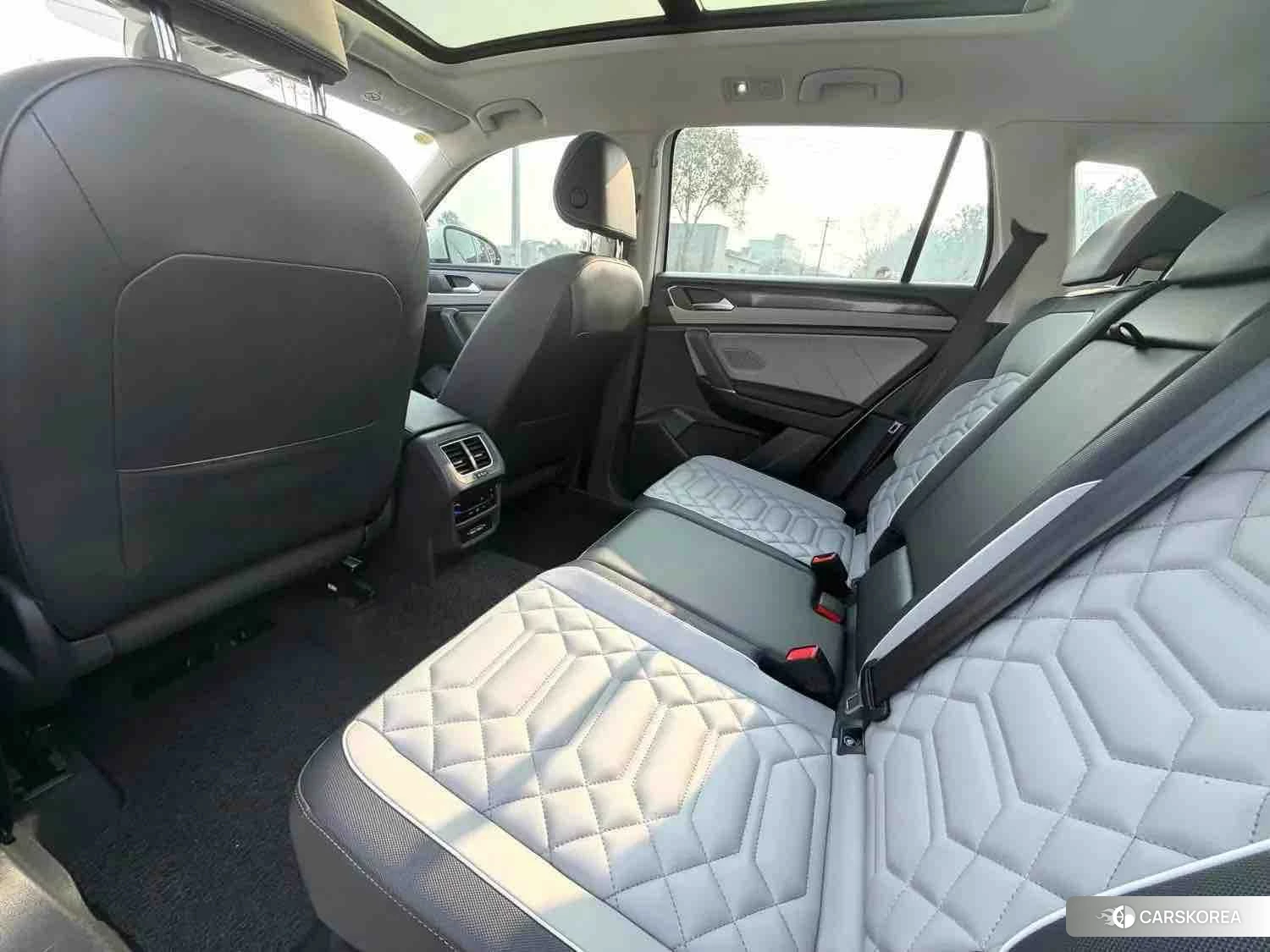 Volkswagen Tanyue 2023 Белый из Китая, фото 3