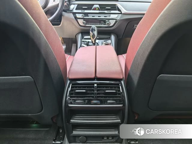BMW 5 series 2023 Черный из Китая, фото 3