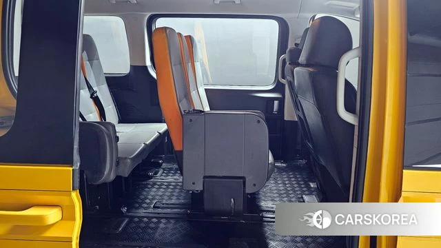 Hyundai Staria 2021 Желтый из Кореи, фото 3