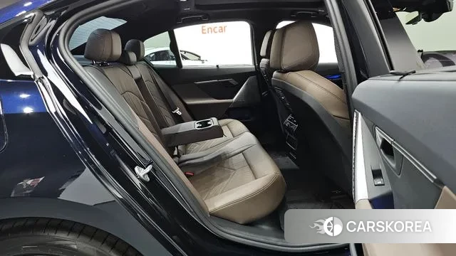 BMW i5 (G60) 2025 Черный из Кореи, фото 3