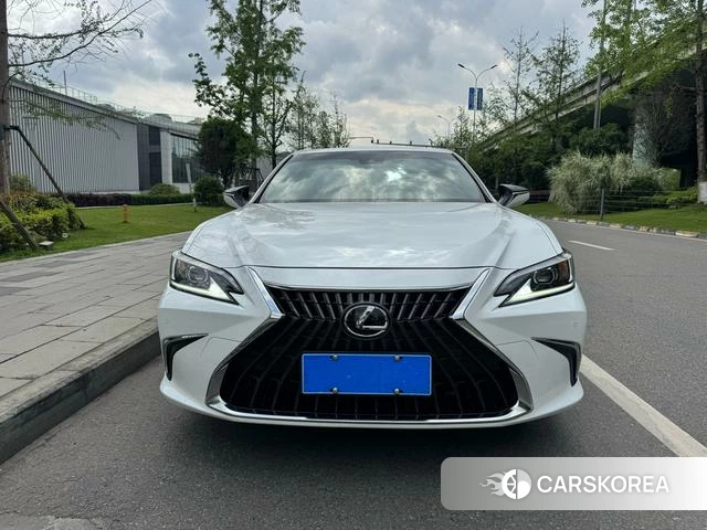 Lexus ES 2023 Белый из Китая, фото 3