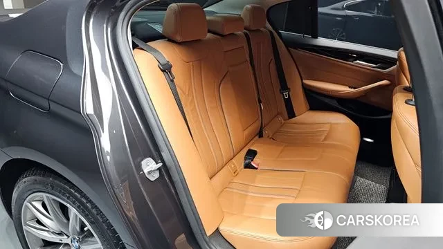 BMW 5 Series (G30) 2018 Серый из Кореи, фото 3