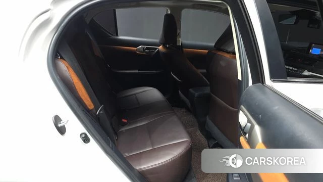 Lexus CT200h 2019 Белый из Кореи, фото 3