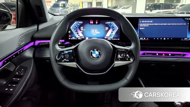 BMW 5 Series (G60) 2024 Черный из Кореи, фото 3