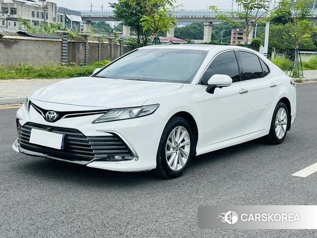 Toyota Camry 2021 Белый из Китая, фото 3