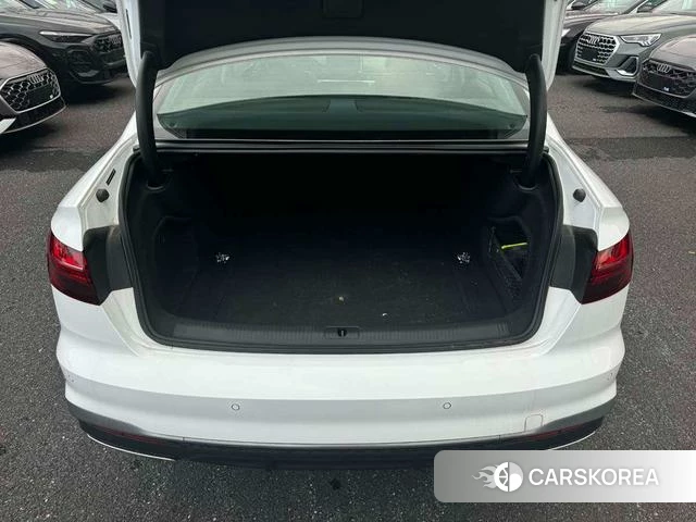 Audi A4L 2025 Белый из Китая, фото 3