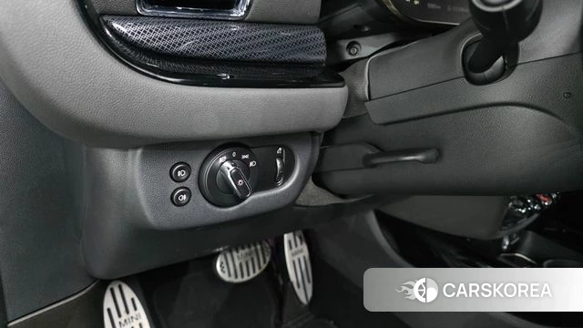 Mini Cooper Clubman 2022 Серебристо-серый из Кореи, фото 3