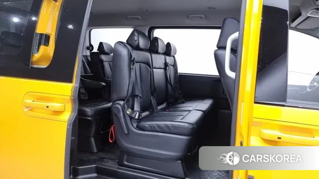 Hyundai Staria 2021 Желтый из Кореи, фото 3