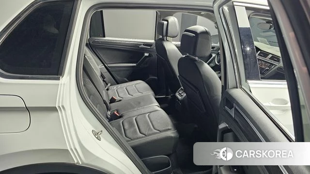 Volkswagen Tiguan second Generation 2020 Белый из Кореи, фото 3